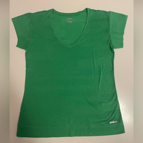 Reebok Women’s Green Play Dry Athletic Shirt - Picture 1 of 5